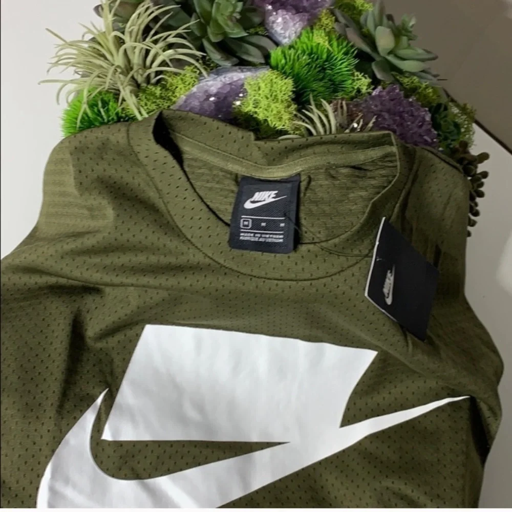 Nike Sportswear Blockout Logo Mesh Green jersey short sleeve T-shirt medium new